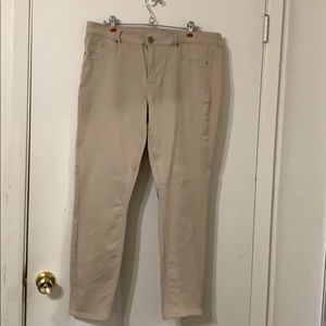 Maurice’s khaki jegging. Size 16. Like new!